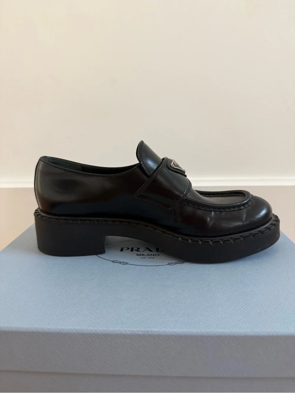 Prada Womens black Brushed Leather Loafers Shoe Size 8 US 38 EU - Picture 8 of 11